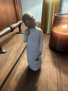 Handcrafted White Figurine Statue - Decorative Home Art